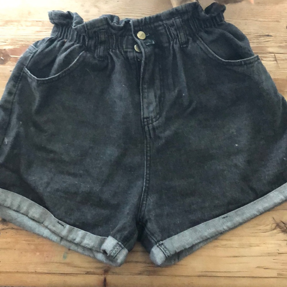 high waisted loose grey shorts